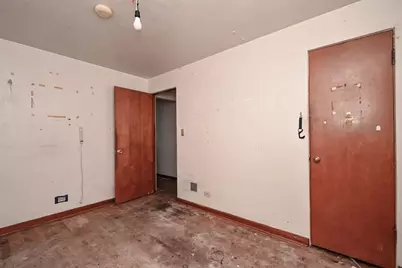 629 S Fulton Avenue, Waukegan, IL 60085 - Photo 12
