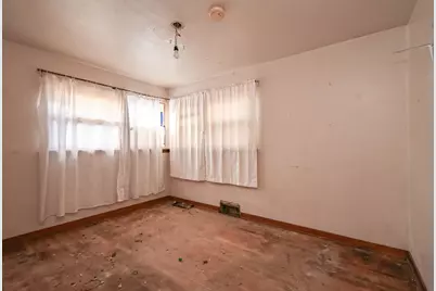 629 S Fulton Avenue, Waukegan, IL 60085 - Photo 10