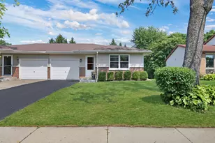537 Lincoln Ave, Grayslake, IL 60030 - Photo 1