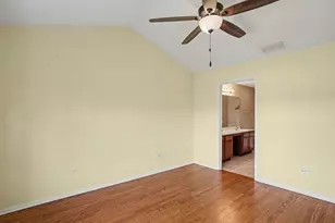 444 Vaughn Cir, Aurora, IL 60502 - Photo 18