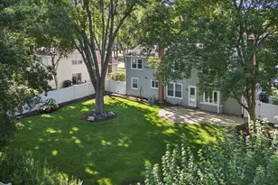 1249 Stonegate Rd, Naperville, IL 60540 - Photo 2
