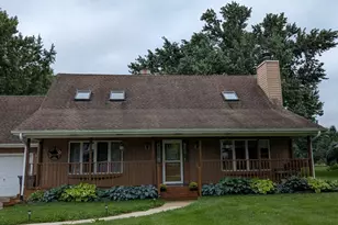 41W475 Silvana Dr, Elgin, IL 60124 - Photo 2