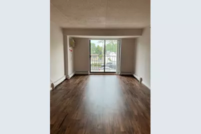 215 E Park Avenue #202, Libertyville, IL 60048 - Photo 2