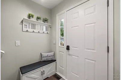 422 Stewart Avenue, Woodstock, IL 60098 - Photo 2
