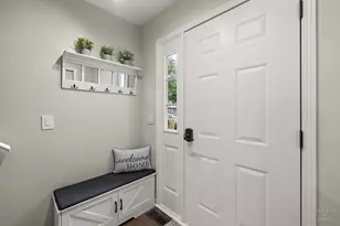 422 Stewart Ave, Woodstock, IL 60098 - Photo 2