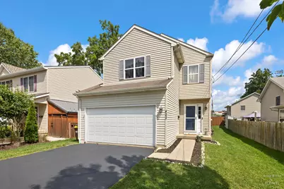 422 Stewart Avenue, Woodstock, IL 60098 - Photo 1