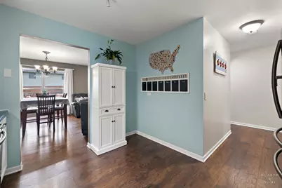 422 Stewart Avenue, Woodstock, IL 60098 - Photo 6