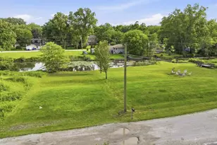 1316 Nippersink Dr, Spring Grove, IL 60081 - Photo 2