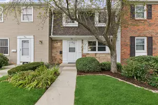 942 Cardiff Ct, Schaumburg, IL 60194 - Photo 1