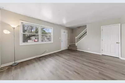 942 Cardiff Court, Schaumburg, IL 60194 - Photo 4