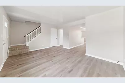 942 Cardiff Court, Schaumburg, IL 60194 - Photo 2