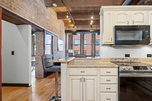 331 S Peoria St, Chicago, IL 60607 - Photo 6