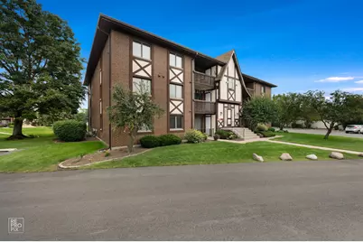 10572 S Palos Place #D, Palos Hills, IL 60465 - Photo 2