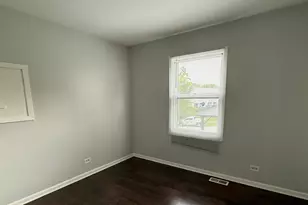 2116 Briar Hill Dr, Schaumburg, IL 60194 - Photo 8