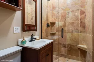 844 W Agatite Ave, Chicago, IL 60640 - Photo 12