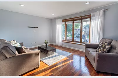 5547 S Neenah Avenue, Chicago, IL 60638 - Photo 2