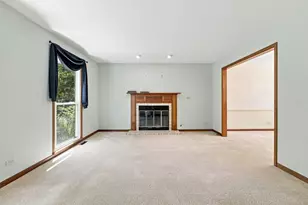 520 Glenwood Trail, Elgin, IL 60120 - Photo 16