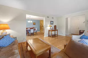 3300 Ailsworth Ct, Darien, IL 60561 - Photo 6