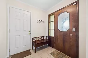 3300 Ailsworth Ct, Darien, IL 60561 - Photo 2