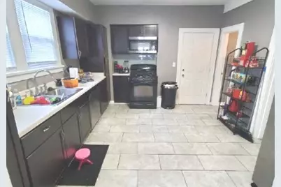 1026 Victoria Avenue, North Chicago, IL 60064 - Photo 6