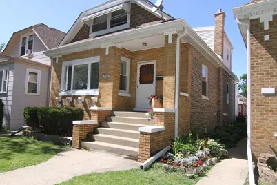 5642 W Newport Avenue, Chicago, IL 60634 - Photo 1