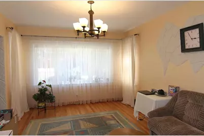 5642 W Newport Avenue, Chicago, IL 60634 - Photo 2