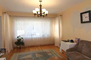 5642 W Newport Ave, Chicago, IL 60634 - Photo 2