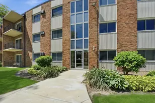 9717 S Keeler Ave, Oak Lawn, IL 60453 - Photo 1