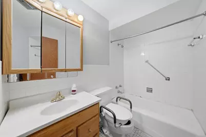 9717 S Keeler Avenue #109, Oak Lawn, IL 60453 - Photo 8