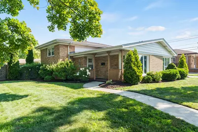 5016 W 107th Street, Oak Lawn, IL 60453 - Photo 2