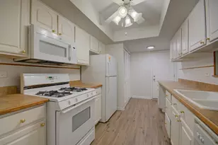 4 W Millstone Ct, Palos Hills, IL 60465 - Photo 6