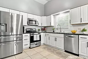 2714 Gilead Ave, Zion, IL 60099 - Photo 6
