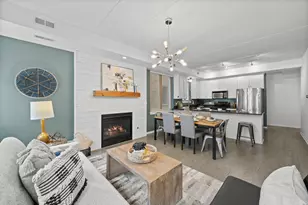 1249 N Bosworth Ave, Chicago, IL 60642 - Photo 4