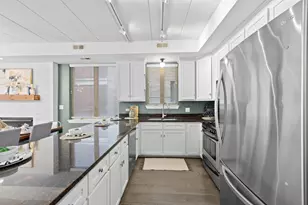 1249 N Bosworth Ave, Chicago, IL 60642 - Photo 6