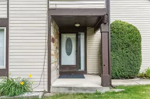 761 Colorado Ct, Carol Stream, IL 60188 - Photo 2