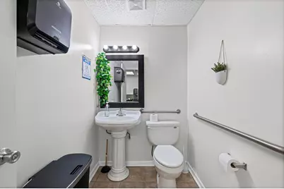1104 W Glen Flora Avenue, Waukegan, IL 60085 - Photo 12