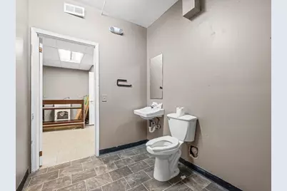 1104 W Glen Flora Avenue, Waukegan, IL 60085 - Photo 18
