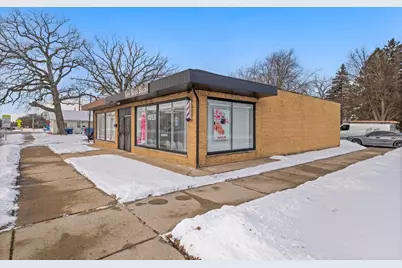 1104 W Glen Flora Avenue, Waukegan, IL 60085 - Photo 2