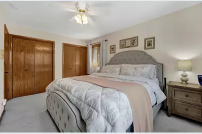 8631 W Stolting Road, Niles, IL 60714 - Photo 10