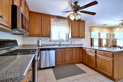 611 N Lincoln Avenue, Addison, IL 60101 - Photo 4