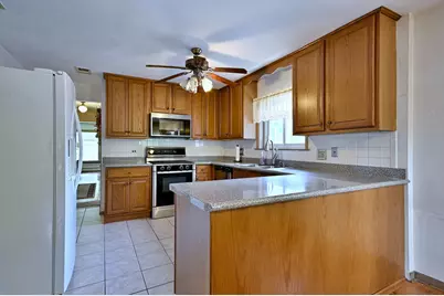 611 N Lincoln Avenue, Addison, IL 60101 - Photo 6