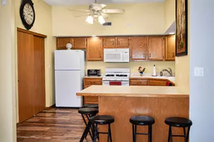2859 Heritage Dr, Joliet, IL 60435 - Photo 2