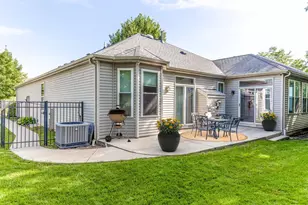 306 Greenview Ln, Lake Villa, IL 60046 - Photo 14