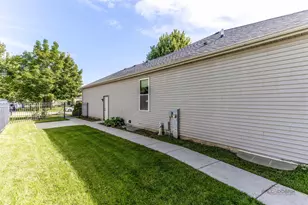 306 Greenview Ln, Lake Villa, IL 60046 - Photo 22