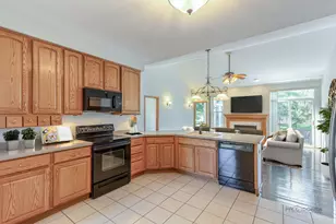 306 Greenview Ln, Lake Villa, IL 60046 - Photo 4