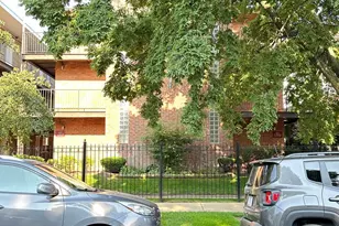 4537 N Dover St, Chicago, IL 60640 - Photo 2