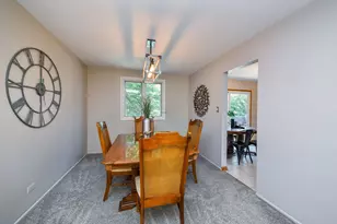 2287 Durham Dr, Wheaton, IL 60189 - Photo 4