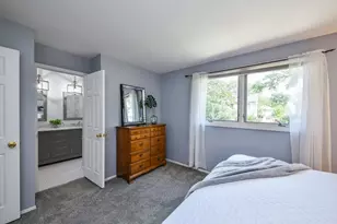 2287 Durham Dr, Wheaton, IL 60189 - Photo 10
