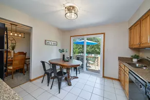 2287 Durham Dr, Wheaton, IL 60189 - Photo 6