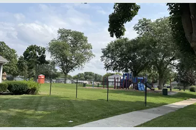 225 N 2nd Avenue, Villa Park, IL 60181 - Photo 8